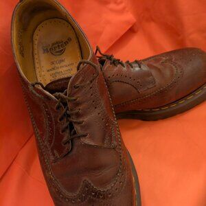 Dr. Martens 3989 made in ENGLAND Yellow Stitch Smooth Leather Wingtip 5 -eyelet